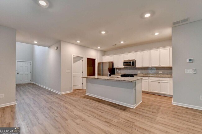 Building Photo - 175 Grey Falcon Ave