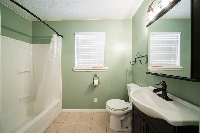 Building Photo - 3 Bedroom 2 bath Harris County