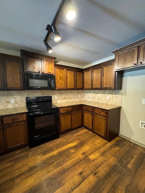 Building Photo - 18200 Viento Dr