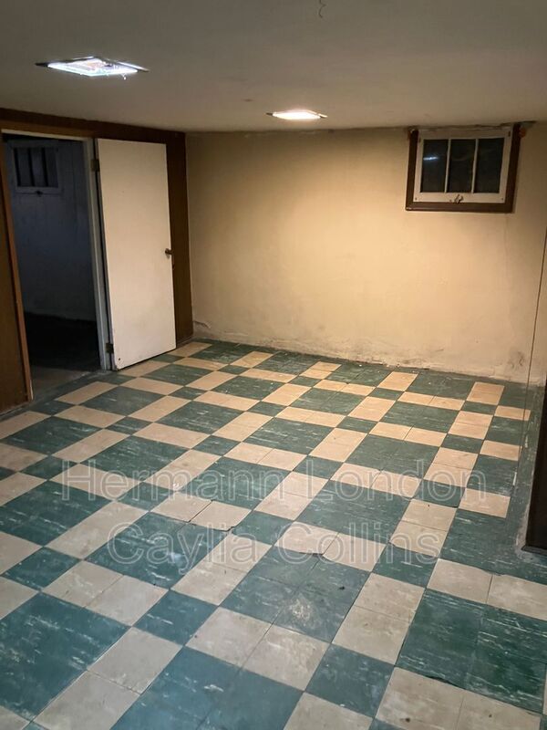 Building Photo - 360 S Harvey Ave