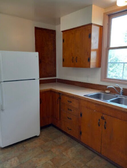 Building Photo - 7405-7409-7409 SE 82nd Ave