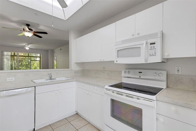 Building Photo - 4640 Tower Hill Ln