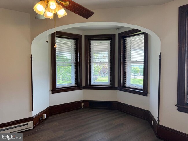Building Photo - 3009 Ridge Pike