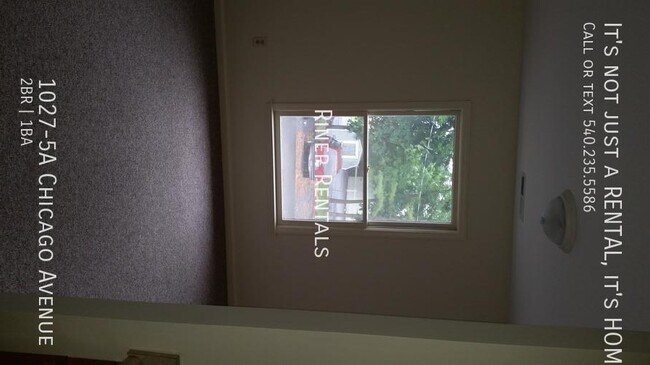 Building Photo - 1027-5A Chicago Ave