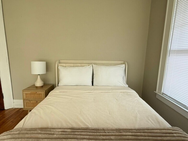 Building Photo - 750 Euclid Ave