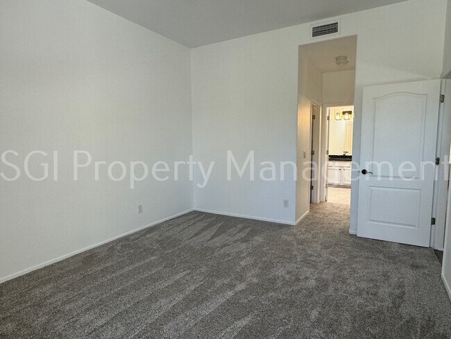 Building Photo - 11548 N 114th Pl