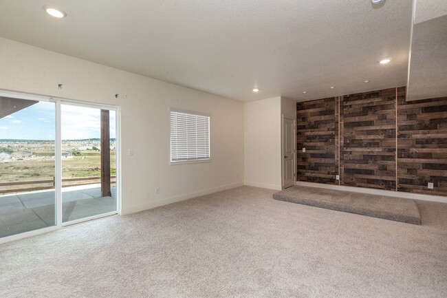 Building Photo - 15898 Little Bluestem Rd