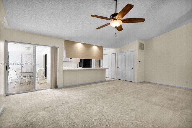Building Photo - 2904 Pin Oak Ct