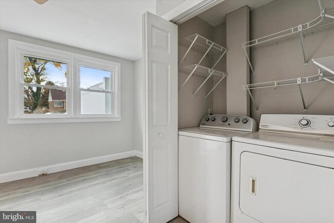 Building Photo - 334 Mary St