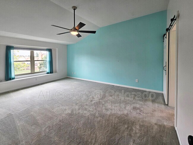 Building Photo - 2615 Helmsdale Dr