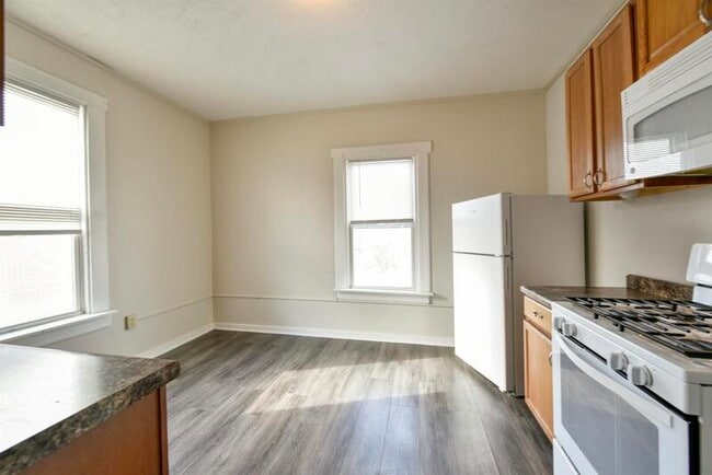 Building Photo - 536 S 30th St