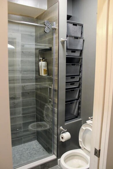 Bathroom - 443 R St NW