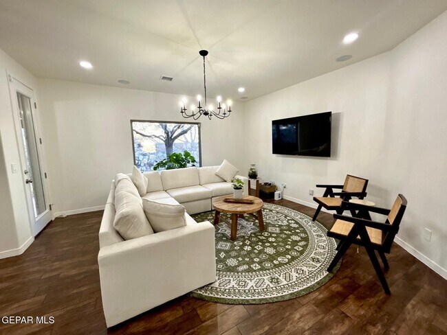 Building Photo - 7349 Skyrocket Dr