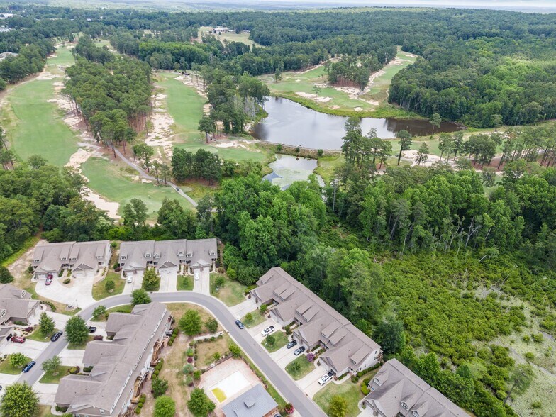 Building Photo - 118 Cypress Cir