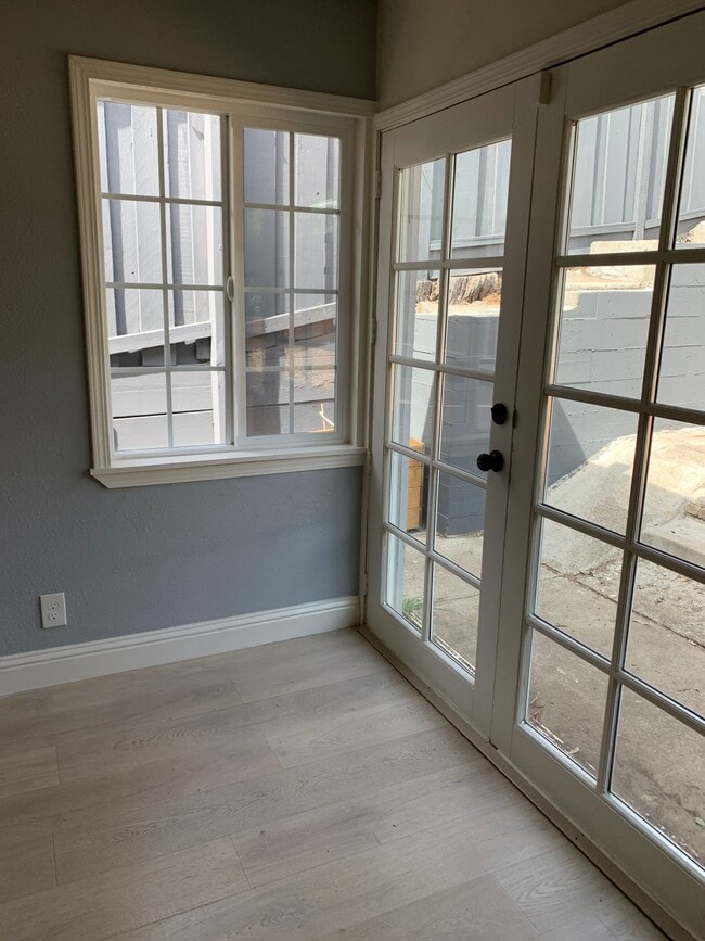 Building Photo - 25350 Del Mar Ave