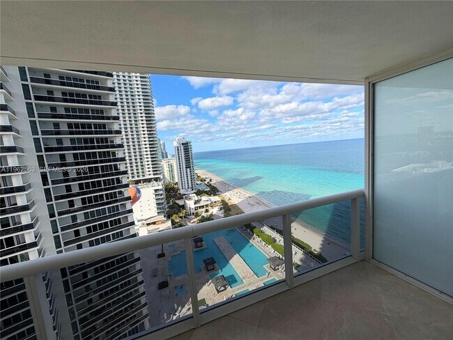 Building Photo - 1830 S Ocean Dr