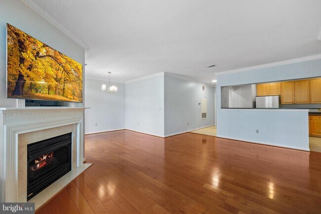 Building Photo - 4950 Brenman Park Dr