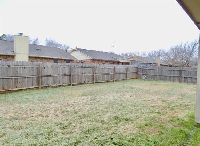 Building Photo - 2116 Lazybrook Trail