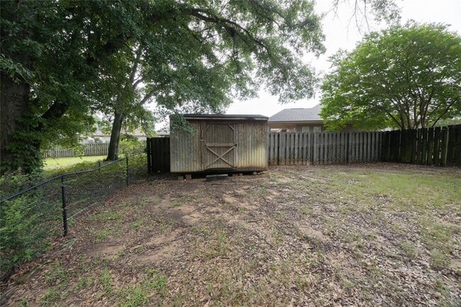 Building Photo - 106 Sweet Meadow Ct