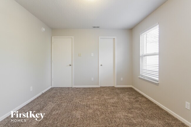 Building Photo - 2310 Amberleigh Dr
