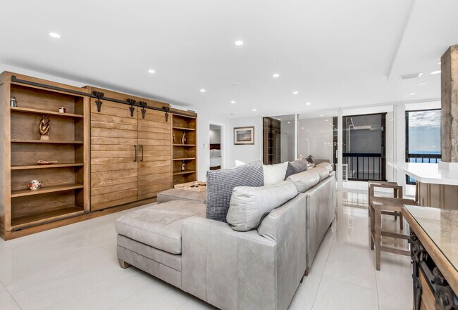 Building Photo - 5380 N Ocean Dr