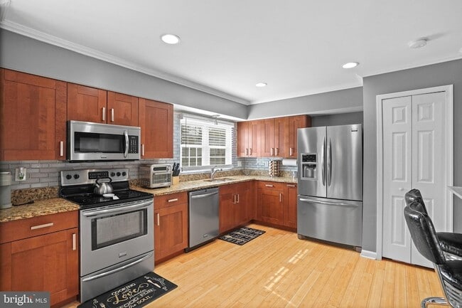 Building Photo - 2712 Advent Ct S