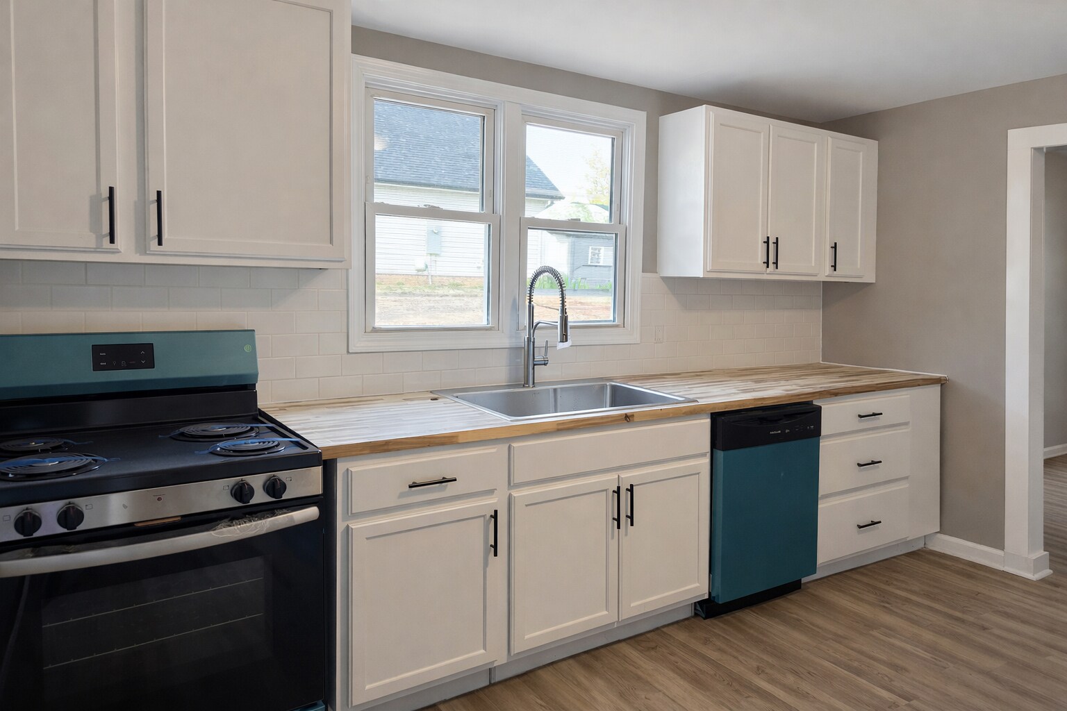 Building Photo - 427 Pleasant Ave