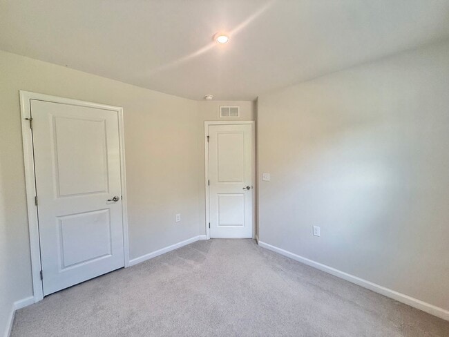 Building Photo - 1130 Romeria Dr