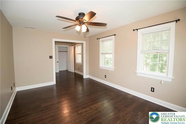 Building Photo - 1528 Wethersfield Dr