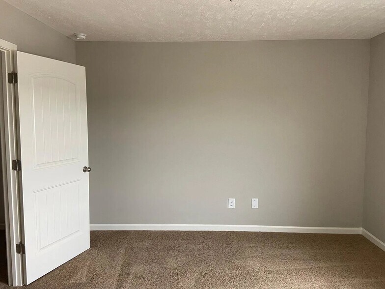 Building Photo - 4054 Saddlecreek Wy