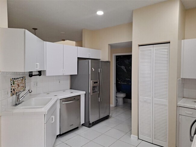 Building Photo - 160 NW 97th Terrace