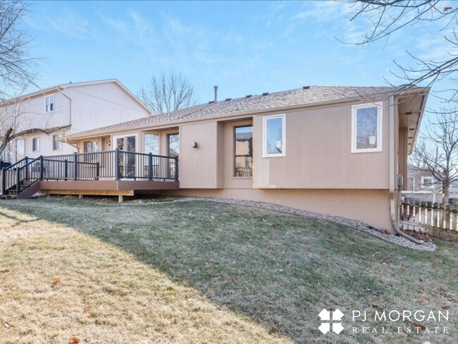 Building Photo - Well-Maintained 4-Bed, 3-Bath Ranch with A...