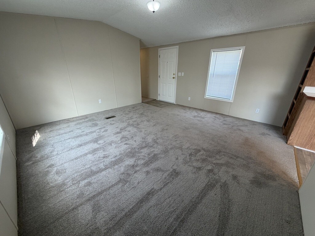Building Photo - 38010 St Tropez Dr