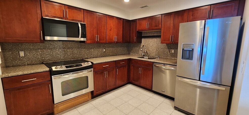 Primary Photo - 382 Ocean Ave