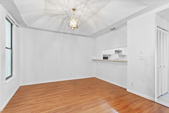 Building Photo - 5280 SE Seascape Way