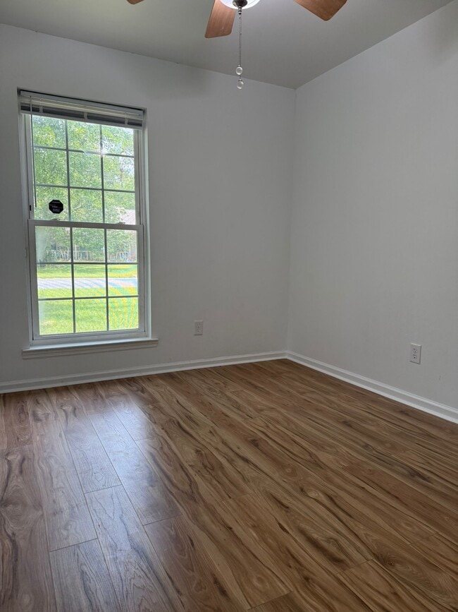 Building Photo - 908 Highland Dr
