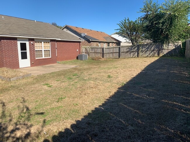 Building Photo - Gorgeous 3 Bed / 2 Bath Home in Fort Smith...