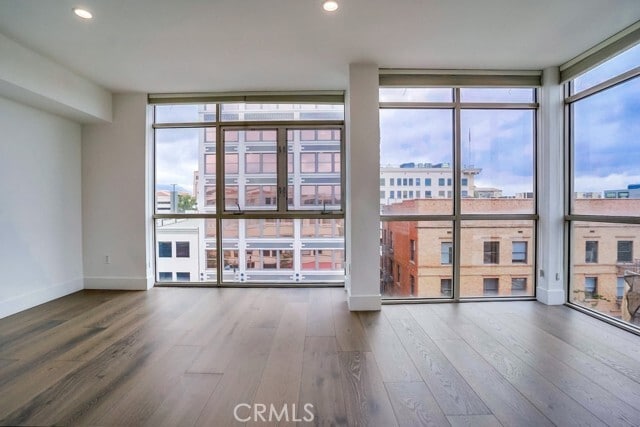 Building Photo - 35 N Raymond Ave