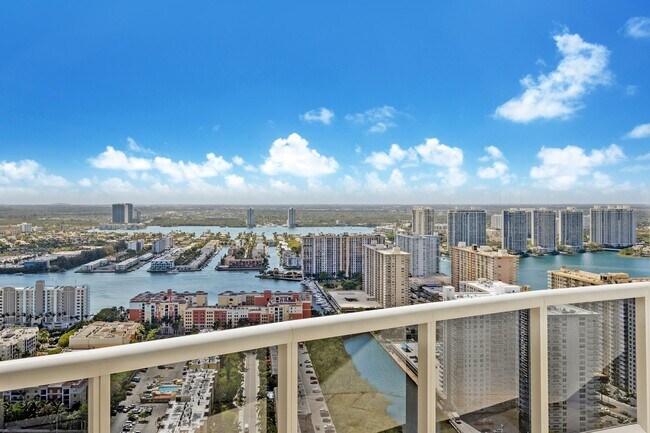 Building Photo - 17201 Collins Ave