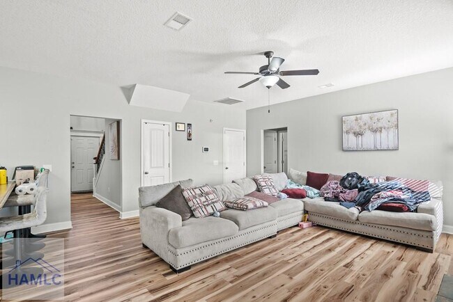 Building Photo - 543 Thorp Circle