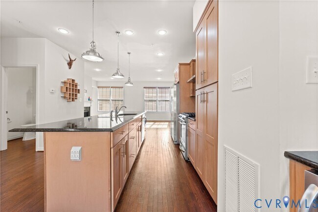 Building Photo - 3904 Village Townes Walk