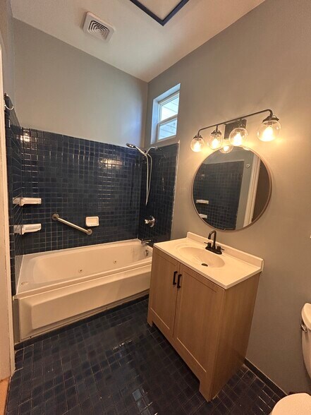 Bath 2 - 312 70th St