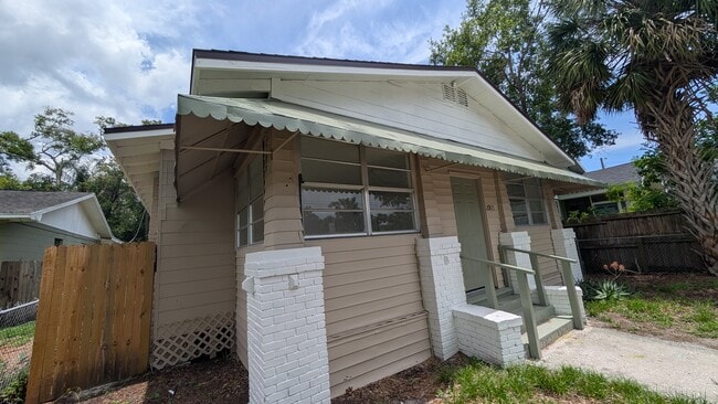 Building Photo - 2905 N Blvd