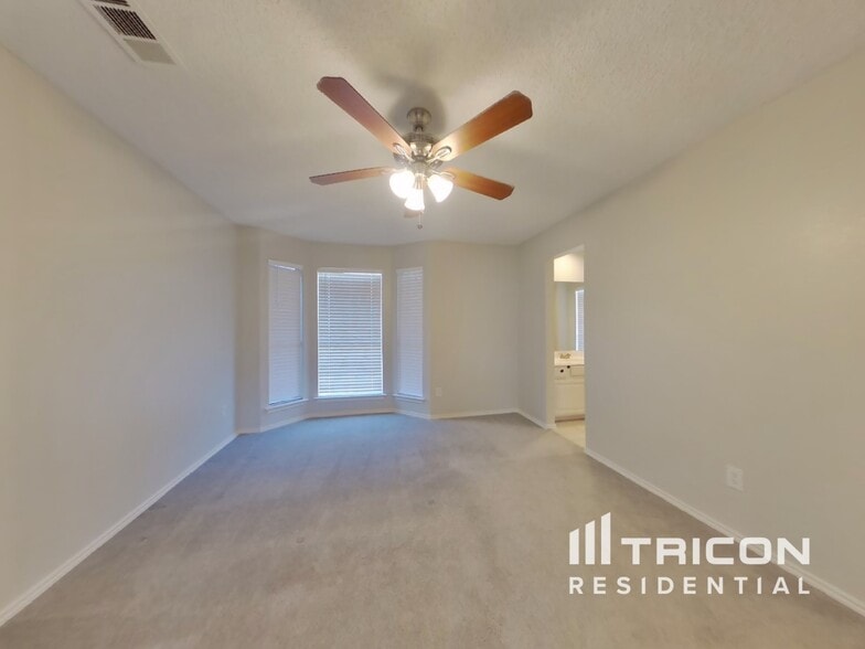 Building Photo - 2817 Laurel Hill Dr