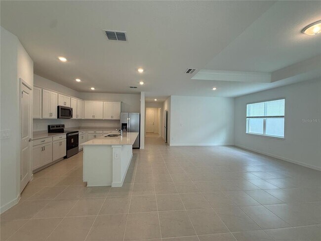 Building Photo - 3915 Big Sky Dr