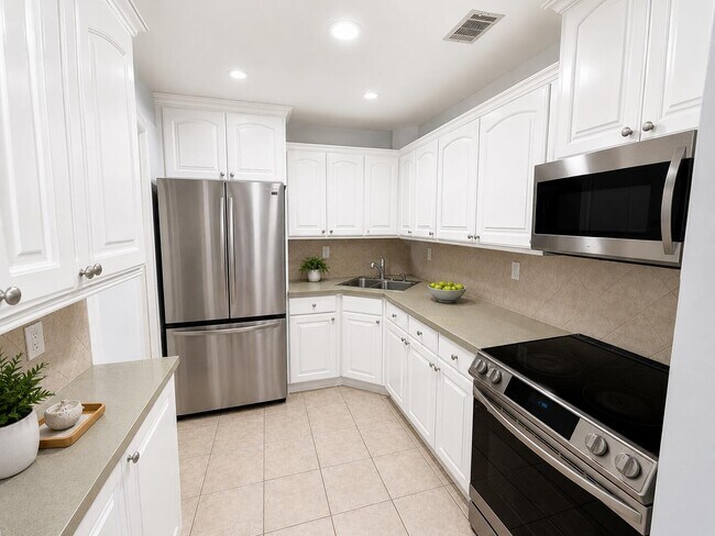Building Photo - 3125 Oakland Shores Dr