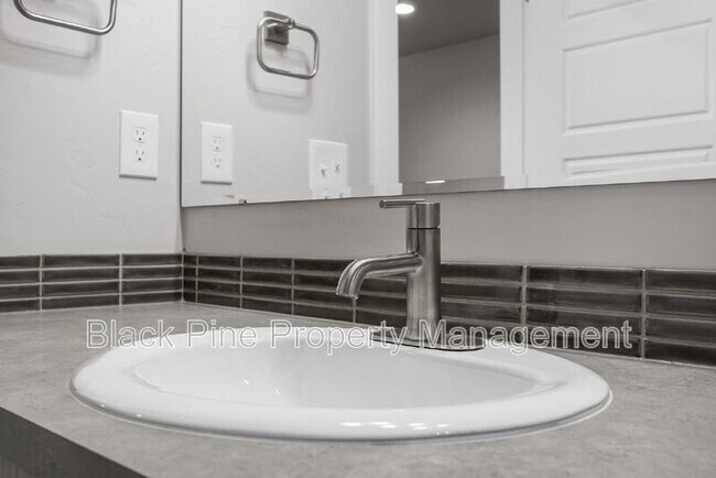 Building Photo - 11116 W Langit St