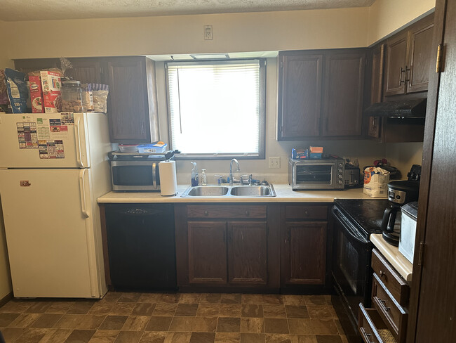 Kitchen - 832 Flats