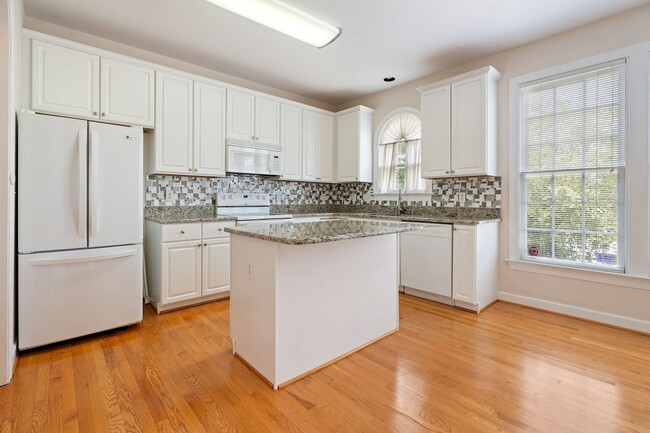Building Photo - Southern Village Townhome available in early August