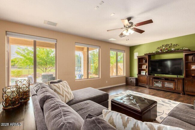 Building Photo - 5118 W Swayback Pass